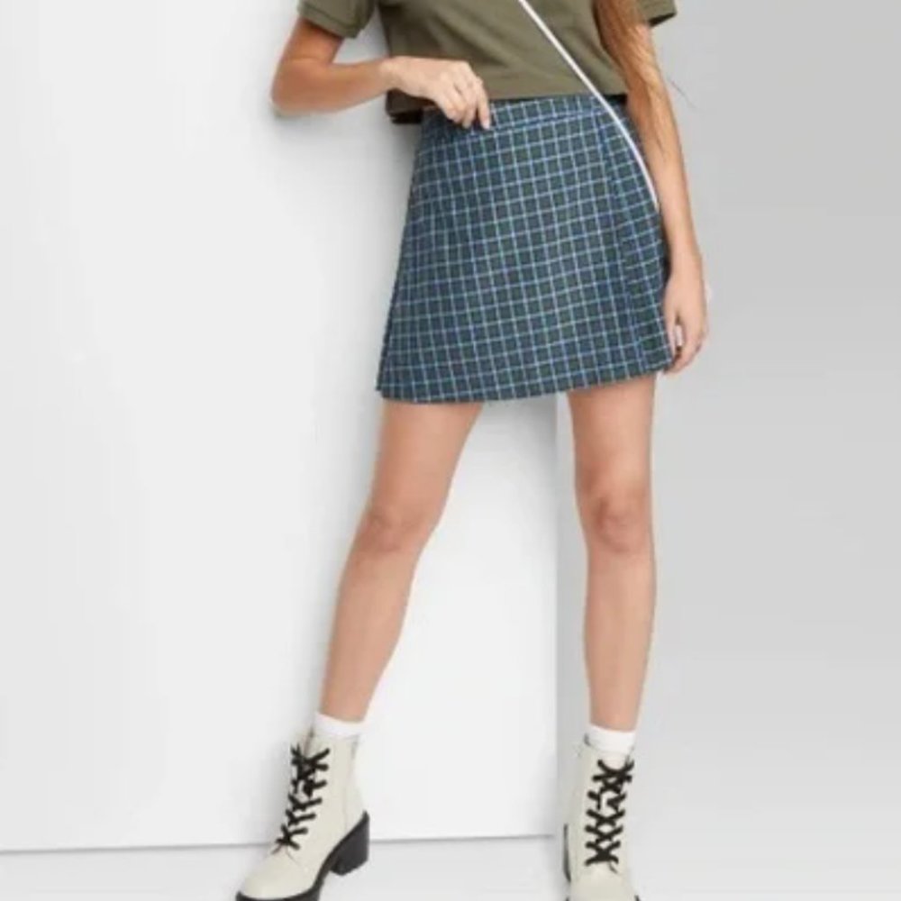 target pleated wrap mini skirt w/buckle detail & elastic waist size M